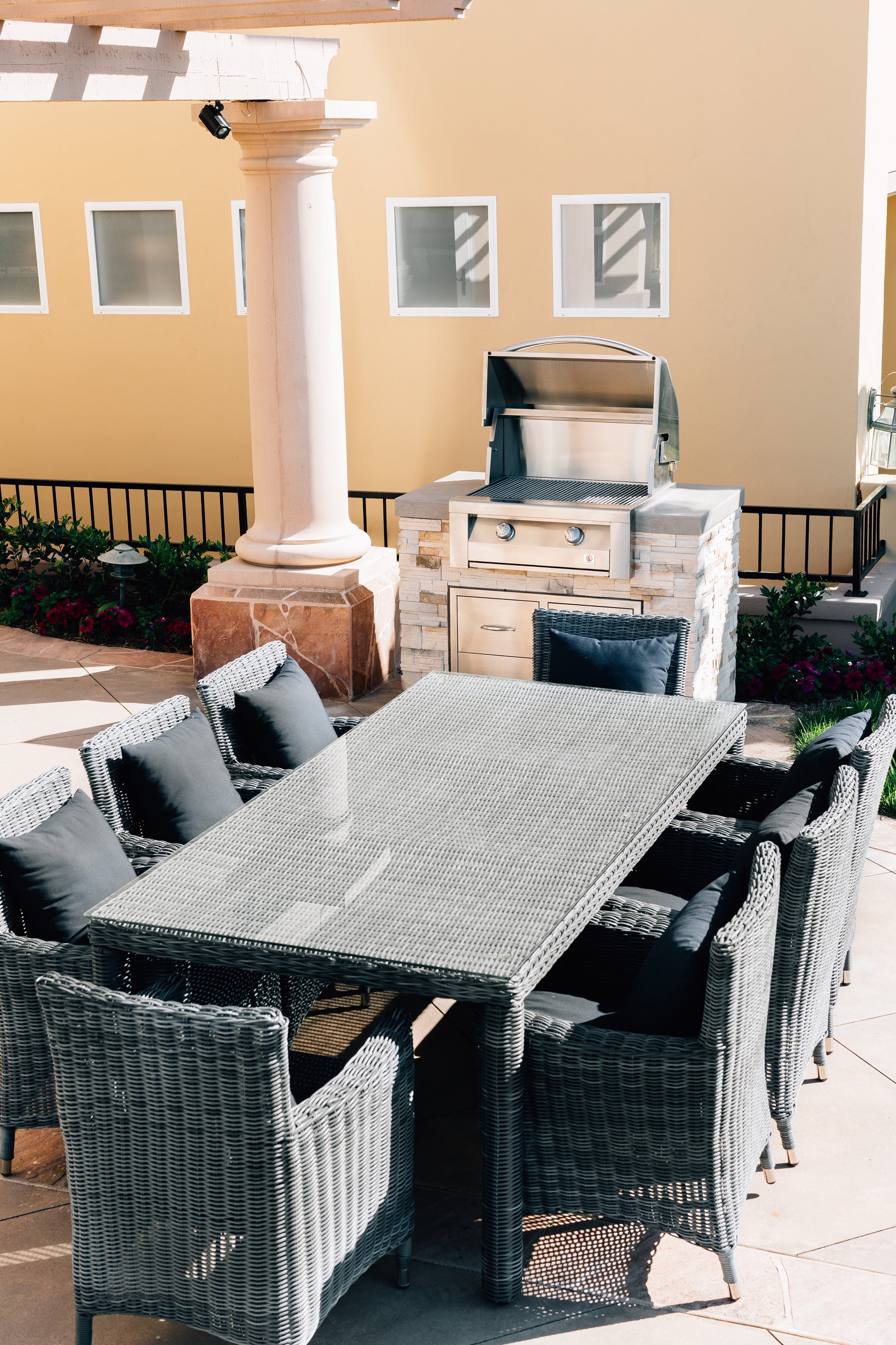 Summerset Resort 30-Inch 2-Burner Commercial Built-In Gas Grill