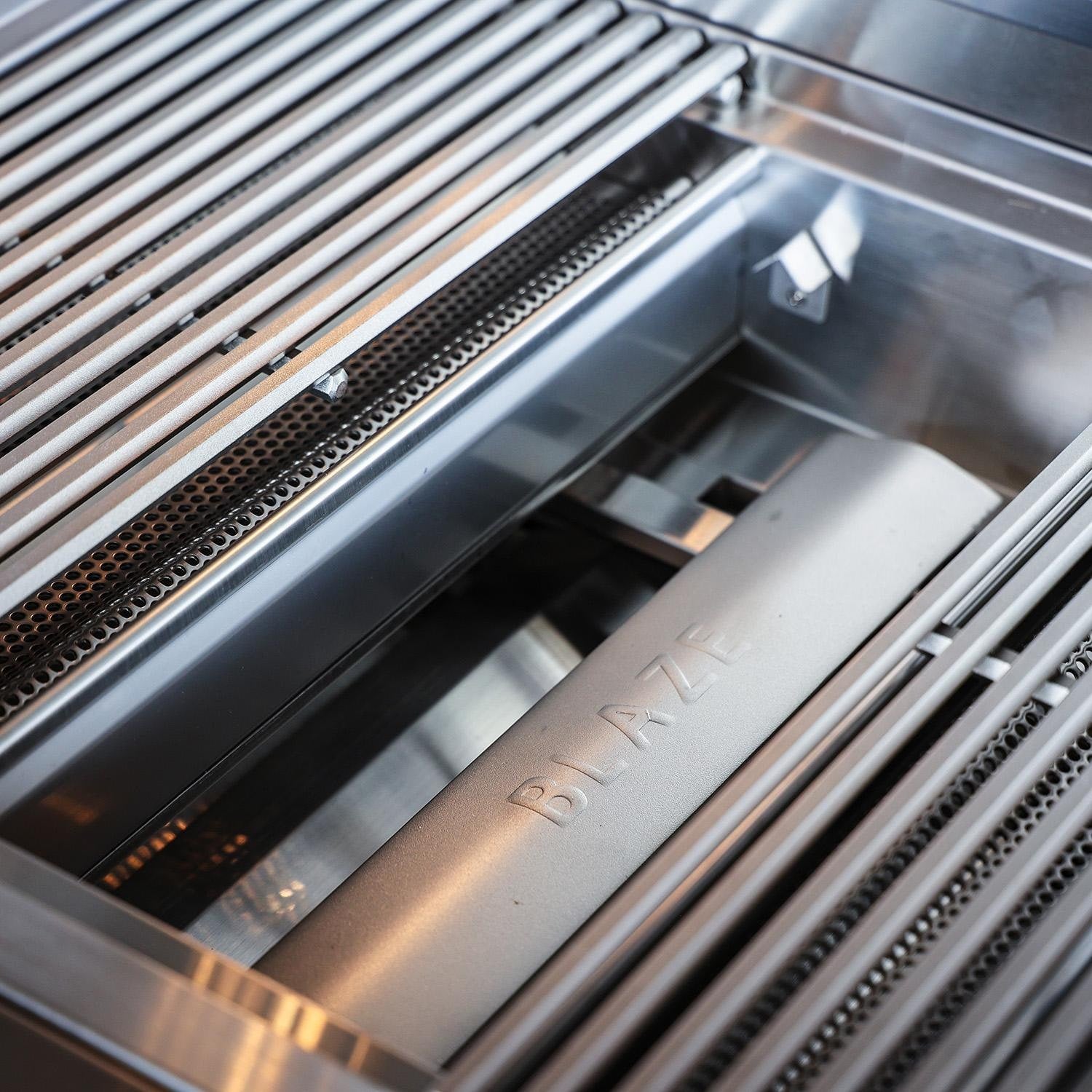 Blaze LTE PRO Built-In 32-inch 4-Burner Gas Grill w/Digital Screen and Rear Infrared Burner