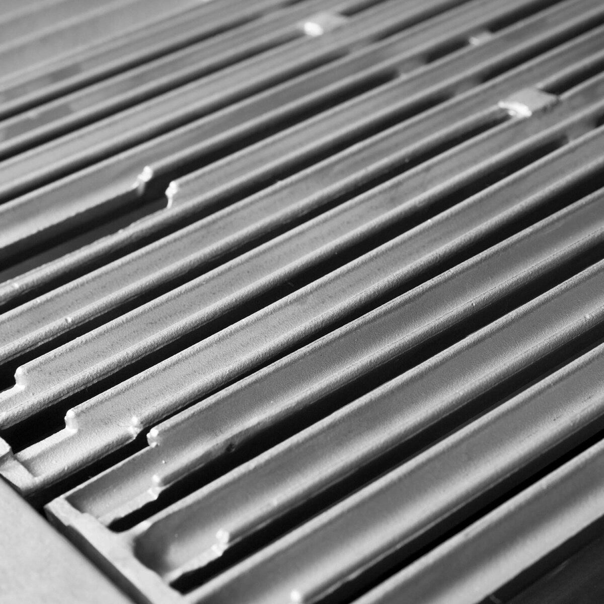 Broil King Imperial QS690 6-Burner Built-In Gas Grill With Rotisserie, Side Burner & iQue™ Technology Control