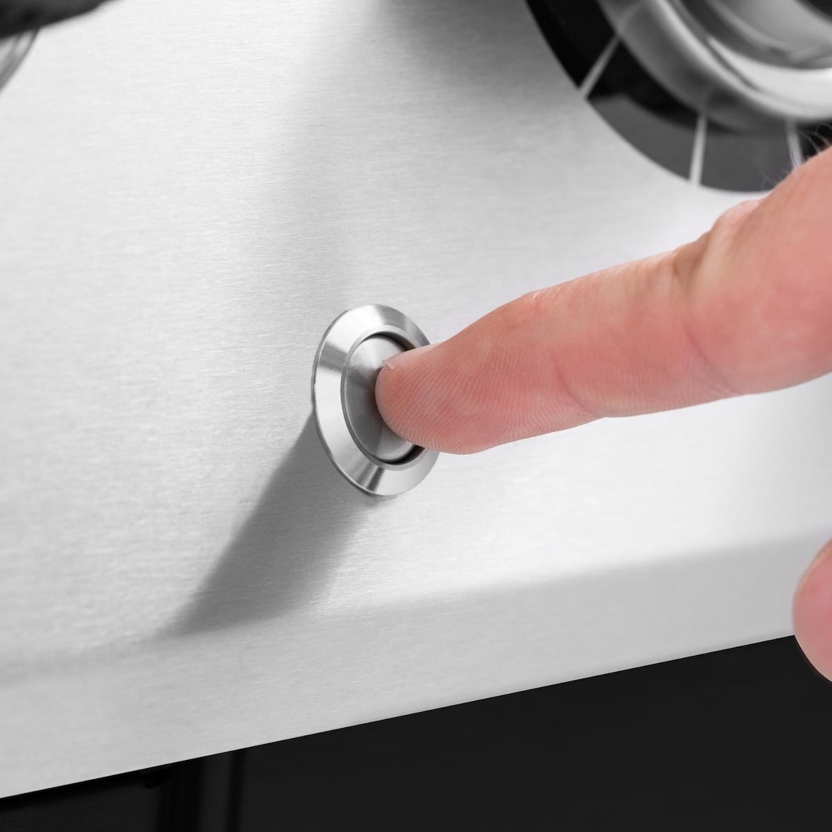 Broil King Imperial S490 4-Burner Built-In Gas Grill With Rotisserie & Side Burner