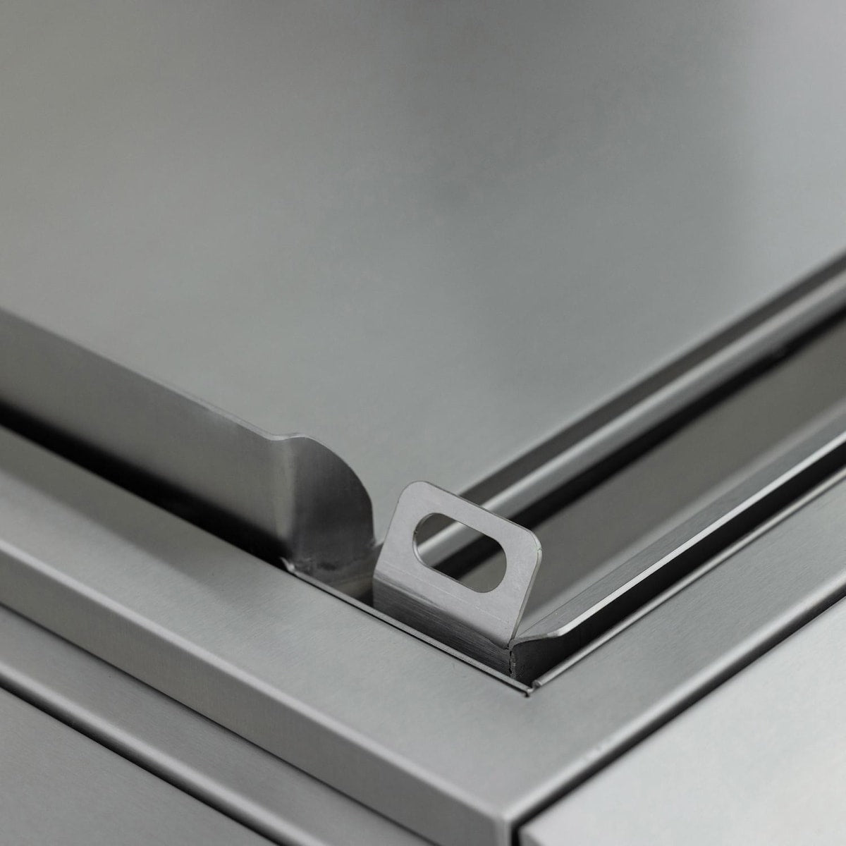 Blaze LTE+ 30-Inch Built-in Griddle w/Lift-Assist Hood