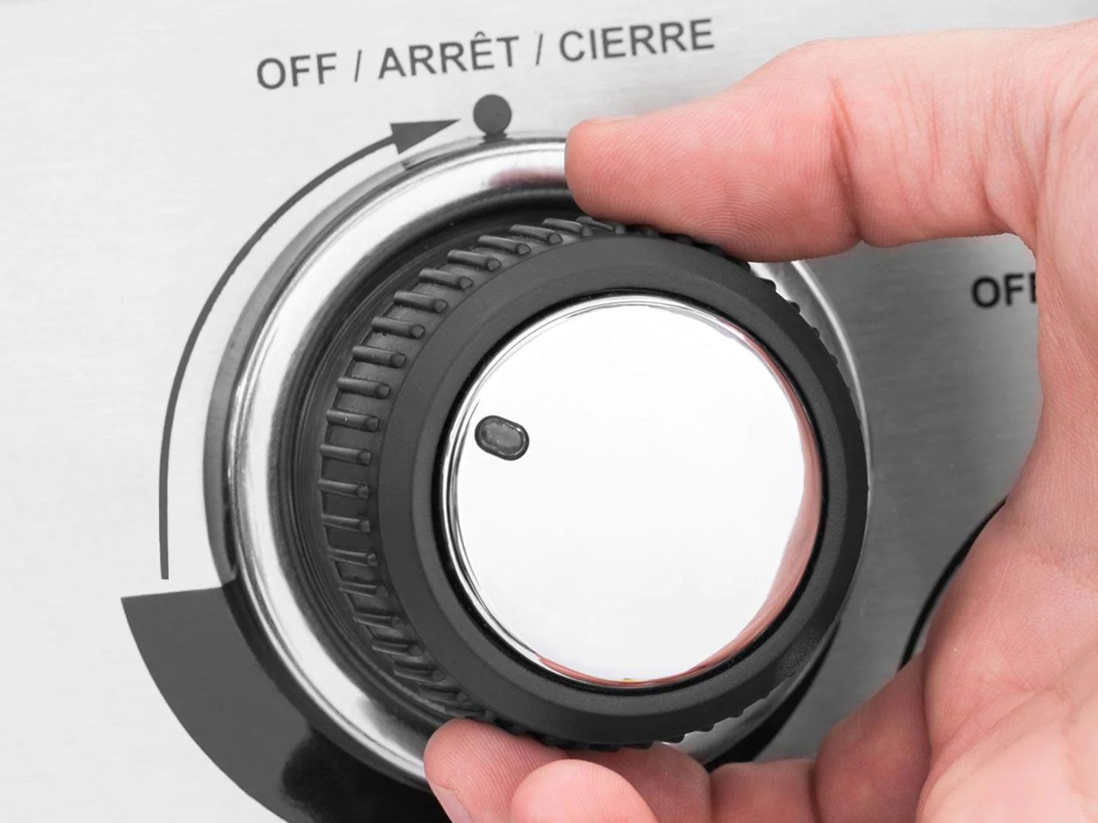 Broil King Regal S 690 PRO IR 6-Burner Gas Grill With Rotisserie & Infrared Side Burner