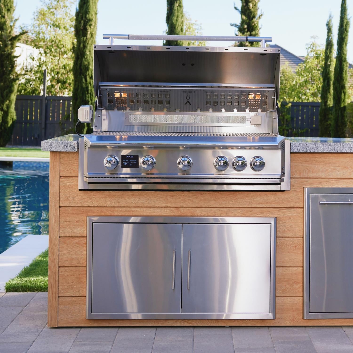 Blaze LTE PRO 40-Inch 5-Burner Built-in Grill w/ Digital Temperature Screen and Rear Infrared Burner