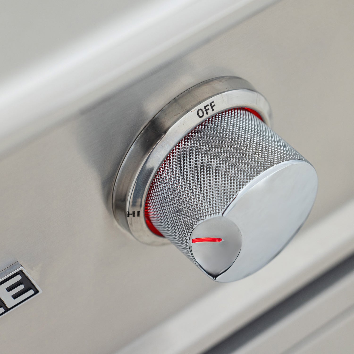 Blaze LTE PRO 40-Inch Gas Griddle w/Digital Temperature Screen & Lift-Assist Lid