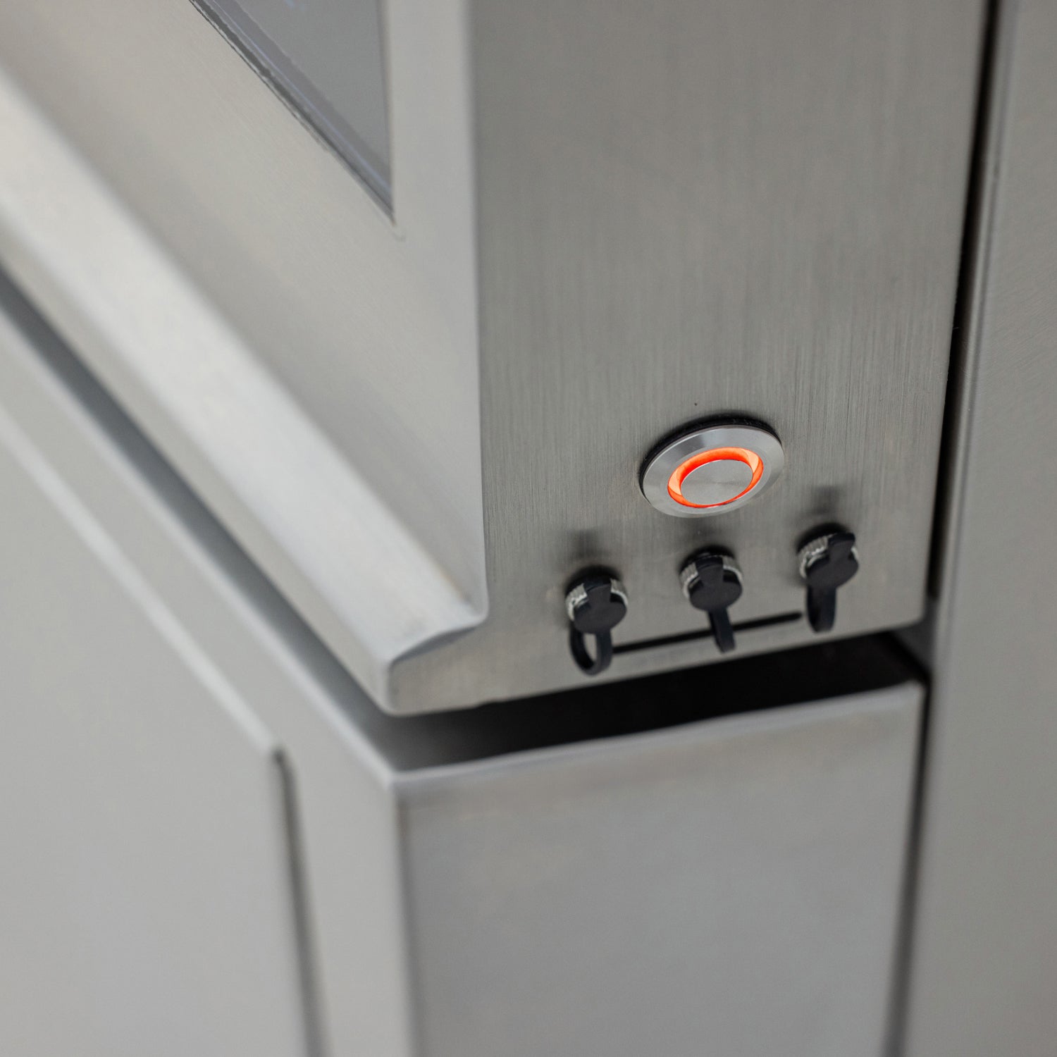 Blaze LTE PRO 40-Inch Gas Griddle w/Digital Temperature Screen & Lift-Assist Lid