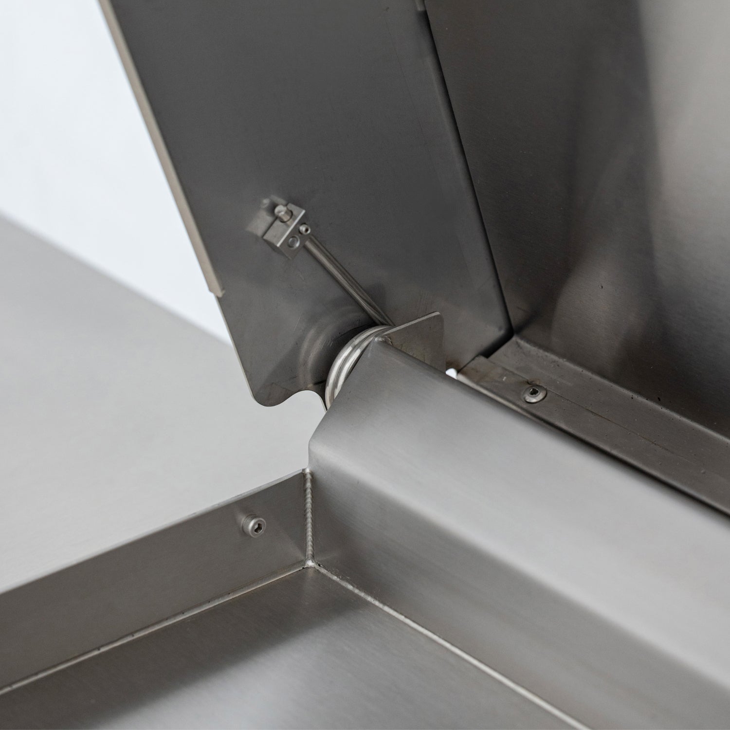 Blaze LTE PRO 40-Inch Gas Griddle w/Digital Temperature Screen & Lift-Assist Lid