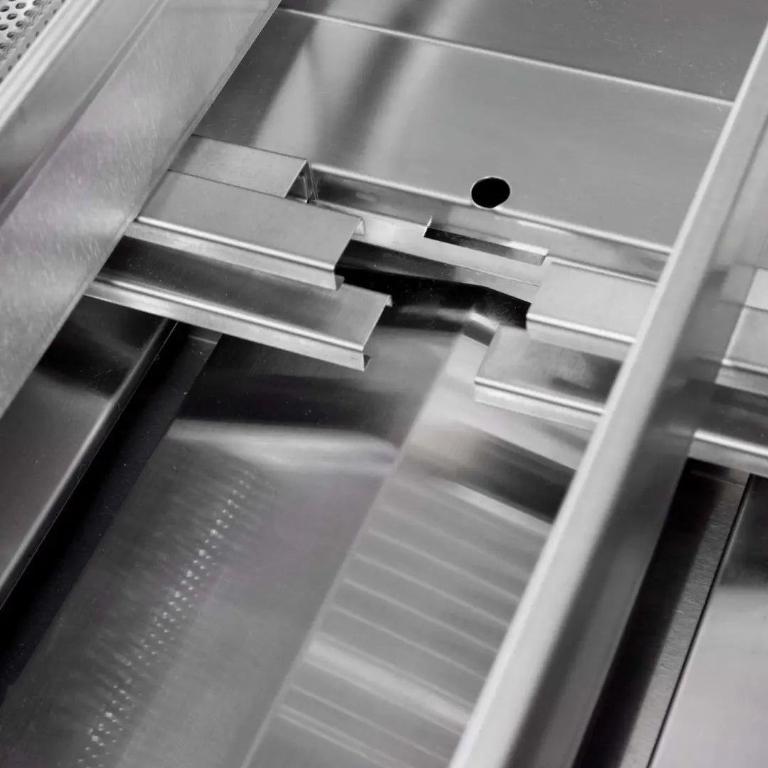 Blaze LTE Marine Grade 32-Inch 4-Burner Built-In Gas Grill with Rear Infrared Burner and Grill Lights (Discontinued)