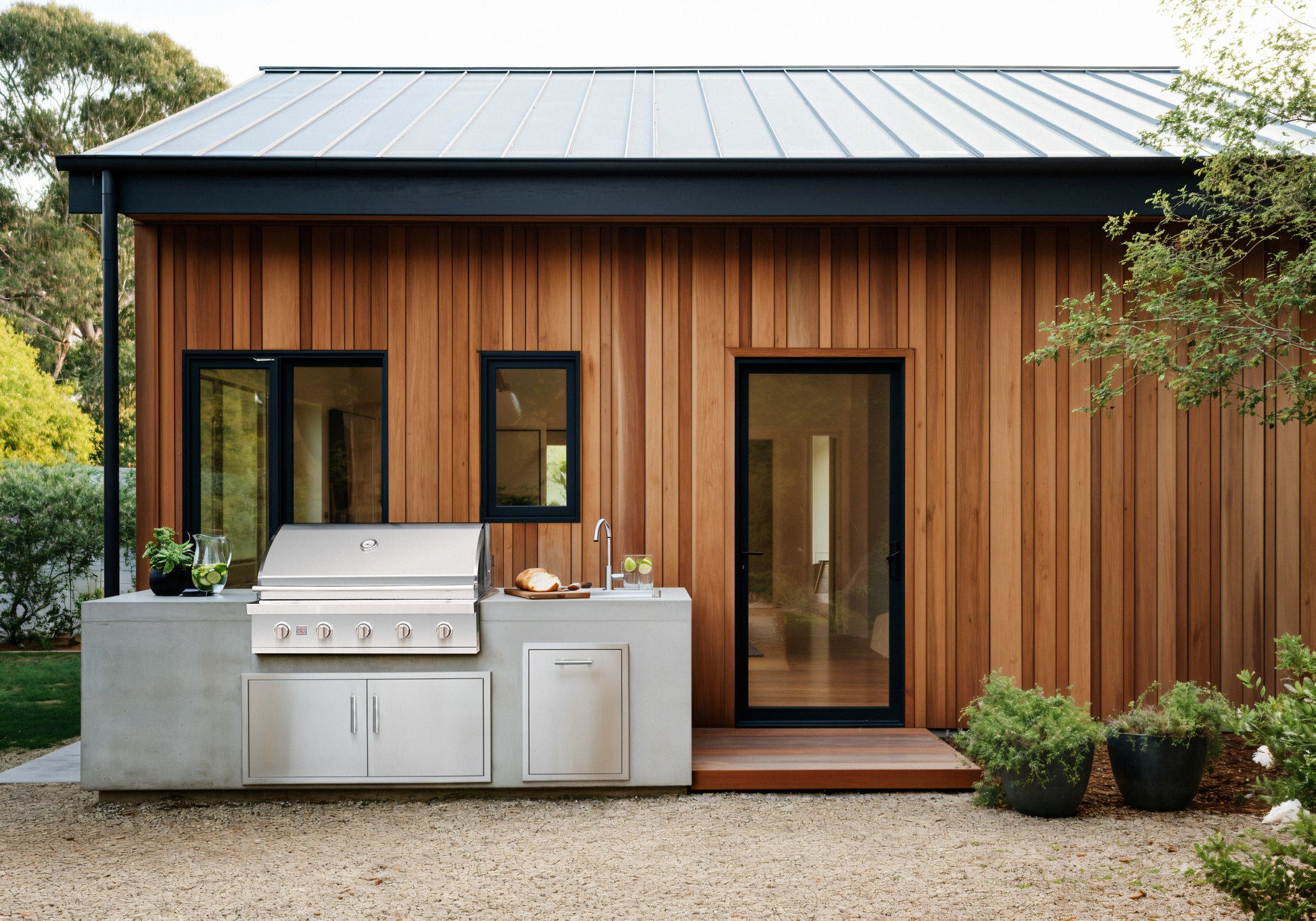 Summerset Sizzler 32-Inch 4-Burner Built-In Gas Grill