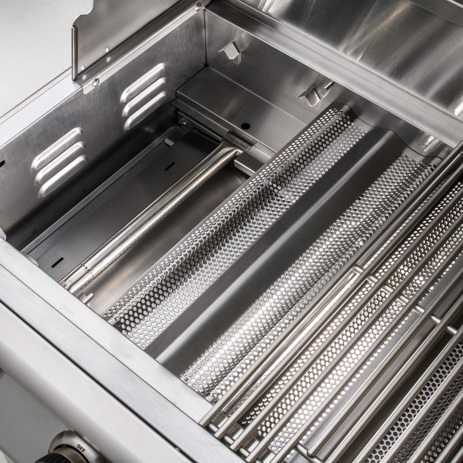 Blaze LBM 32-Inch 4-Burner Built-In Grill (BLZ-4LBM)