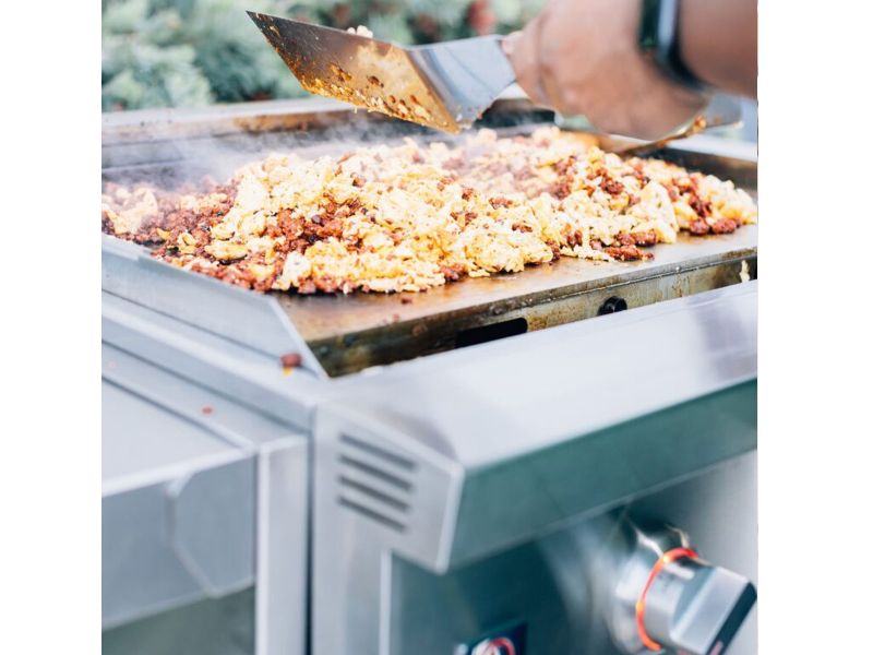 Summerset Pro Series 30-Inch Freestanding Stainless Steel Griddle