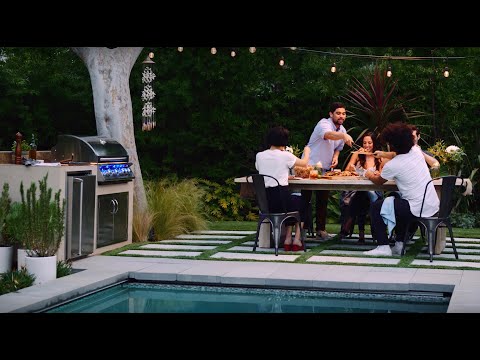 Summerset Sizzler 32-Inch 4-Burner Built-In Gas Grill