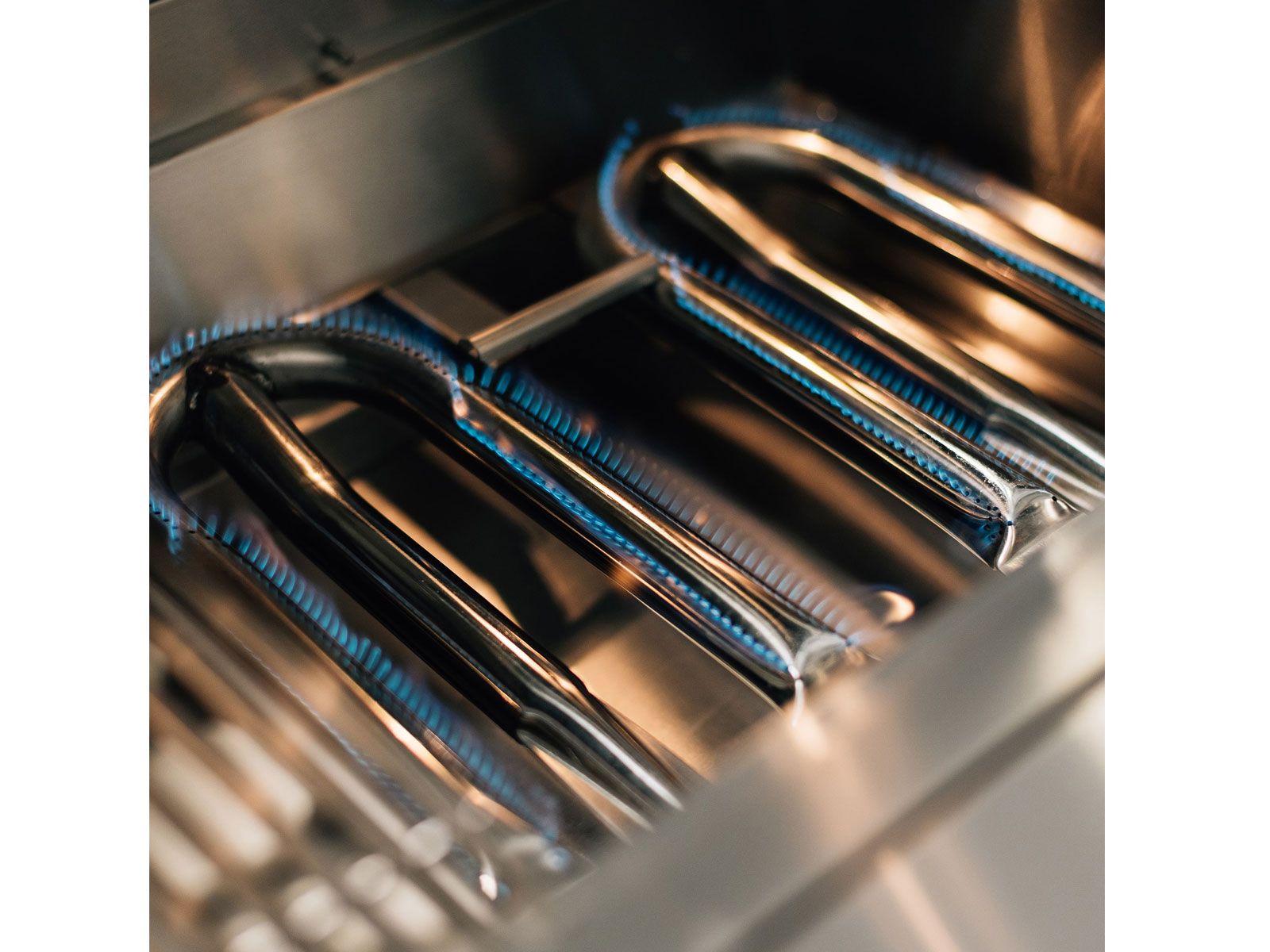 Summerset Quest 42-Inch 4 Burner Freestanding Gas Grill with Rear Infrared Burner, Rotisserie Kit & Drop-In Griddle Plate