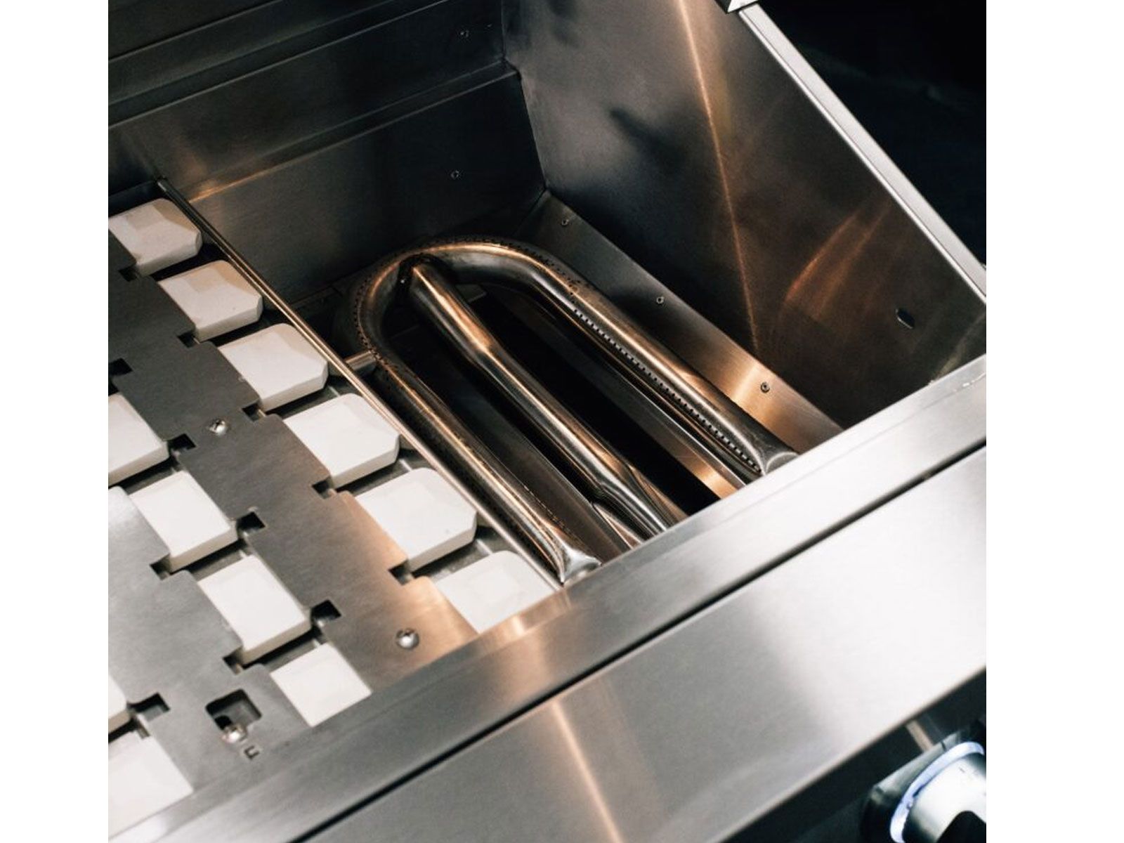 Summerset Quest 42-Inch 4 Burner Freestanding Gas Grill with Rear Infrared Burner, Rotisserie Kit & Drop-In Griddle Plate