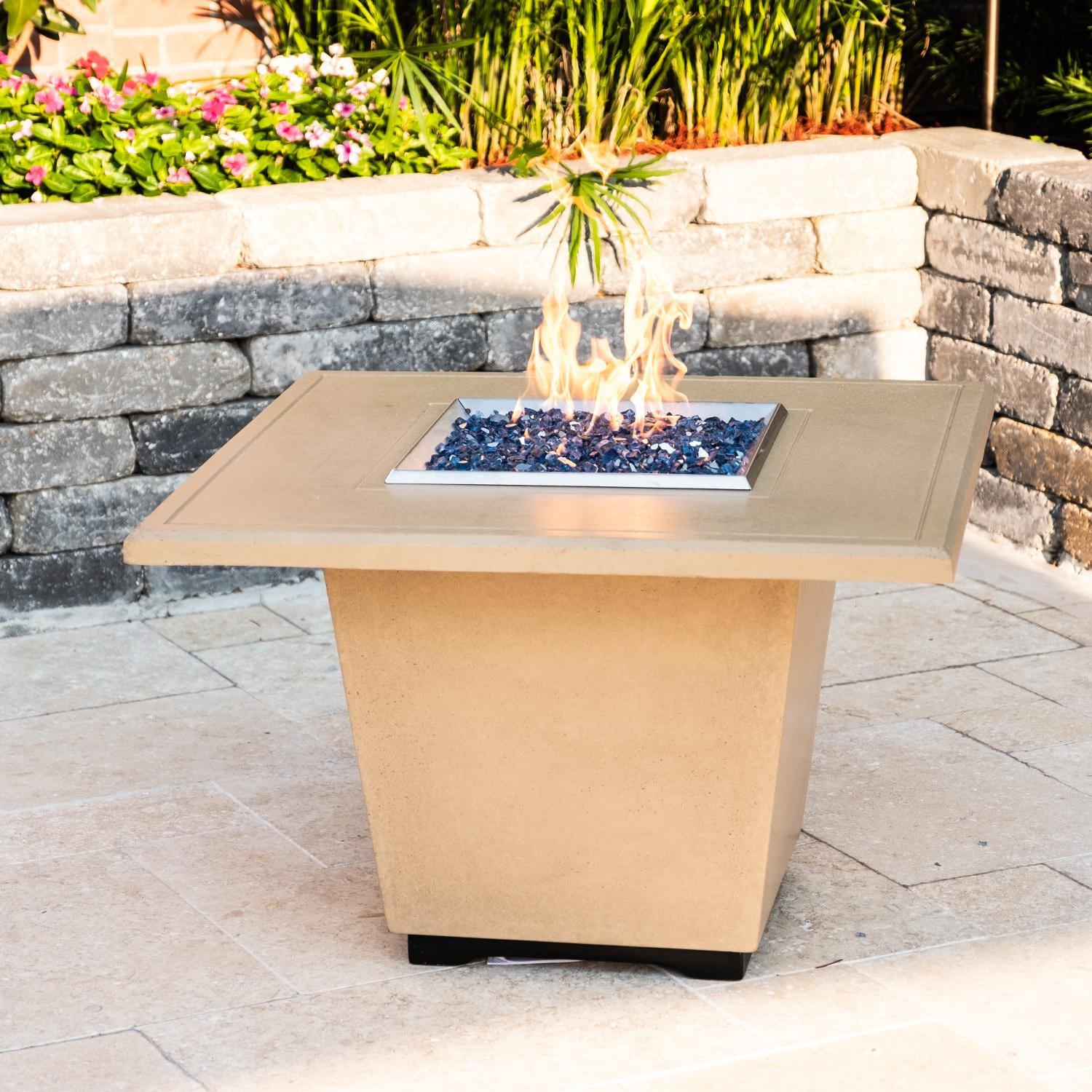 American Fyre Designs Cosmopolitan Square Chat Fire Table