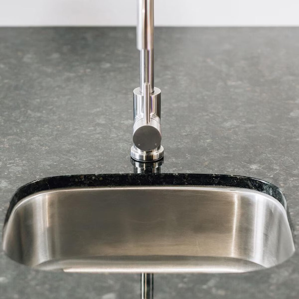 19 X 15 Stainless Steel Undermount Sink W/ Single Handle Hot/Cold Goose Neck Faucet