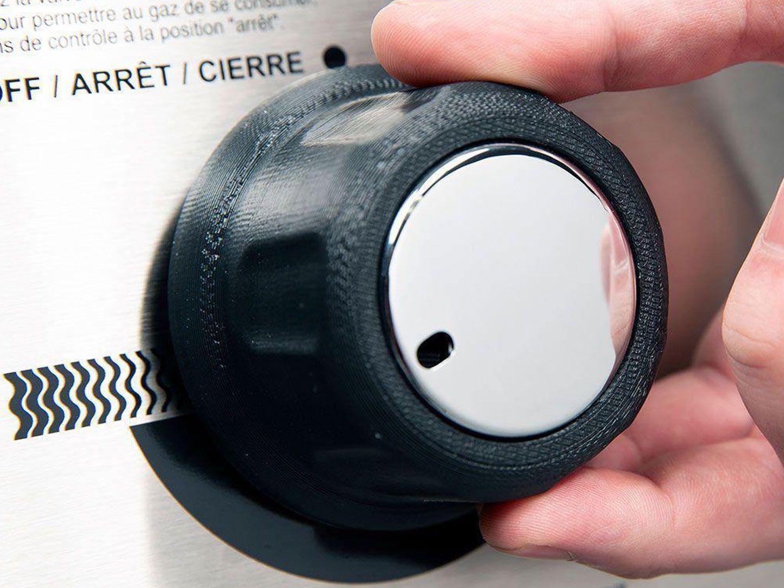 Broil King Crown 310 Shadow 3-Burner Gas Grill