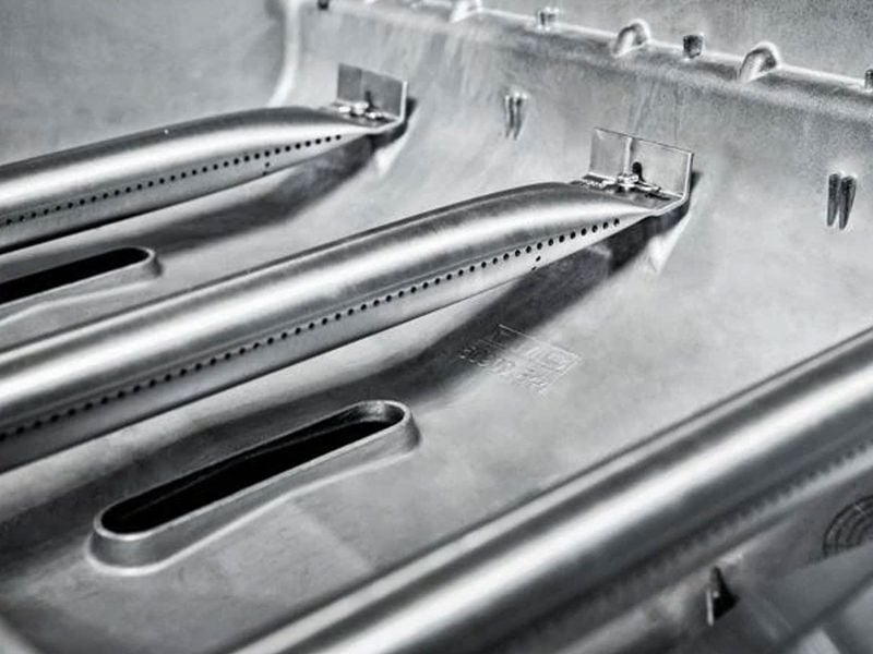 Broil King Baron S 490 PRO IR 4-Burner Gas Grill With Rotisserie and Sear Station