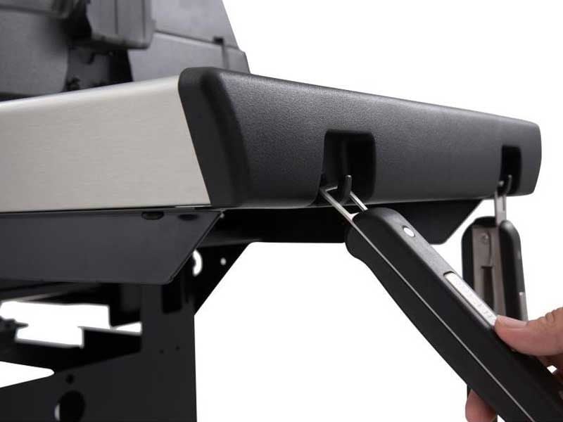 Broil King Signet 320 3-Burner Gas Grill