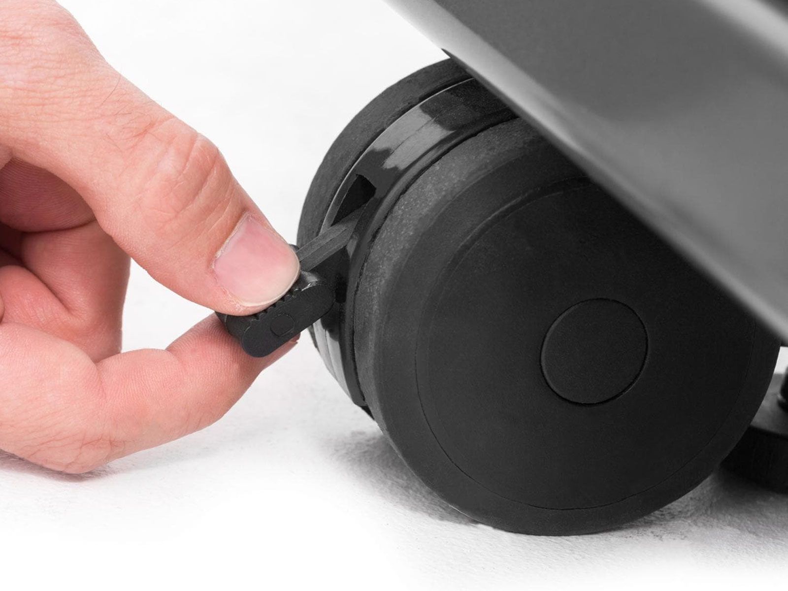 Broil King Regal S490 Pro IR 4-Burner Gas Grill With Rotisserie & Infrared Side Burner