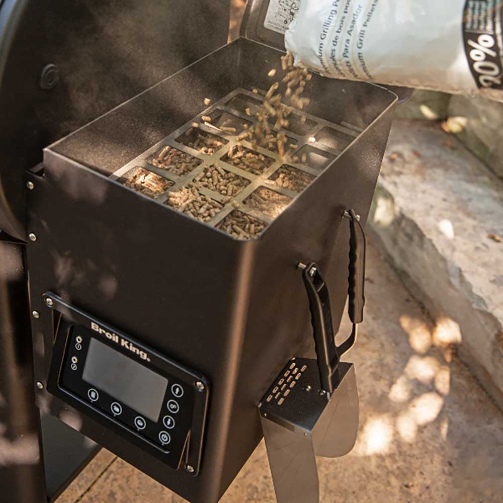 Broil King Crown Pellet 500 Wi-Fi & Bluetooth Controlled 32-Inch Pellet Grill (494051)