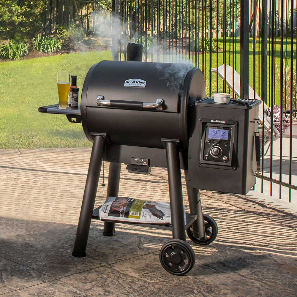 Broil King Regal Pellet 400 Wi-Fi & Bluetooth Controlled 26-Inch Pellet Grill (495051)