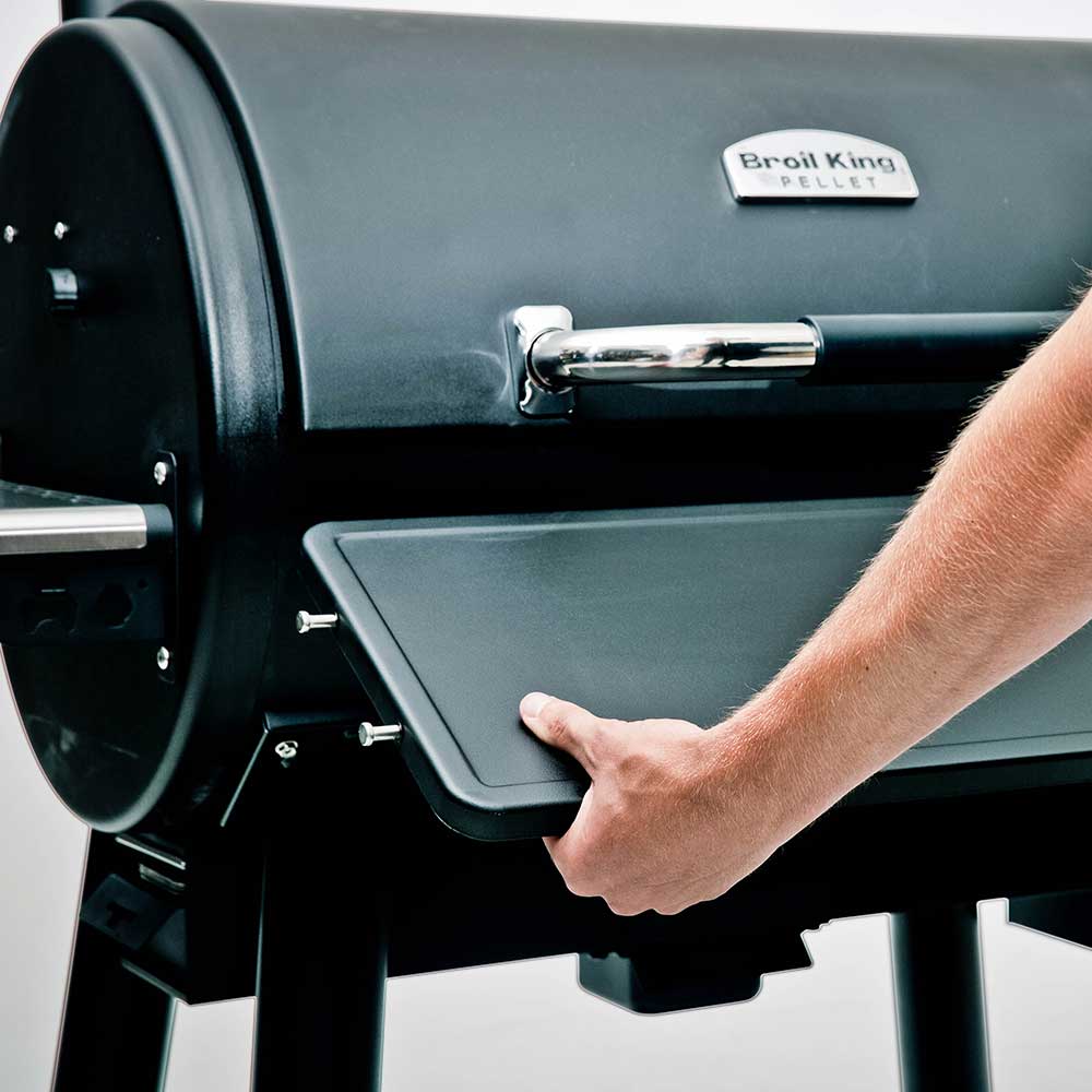 Broil King Regal Pellet 500 Pro Wi-Fi & Bluetooth Controlled 32-Inch Pellet Grill (496911)
