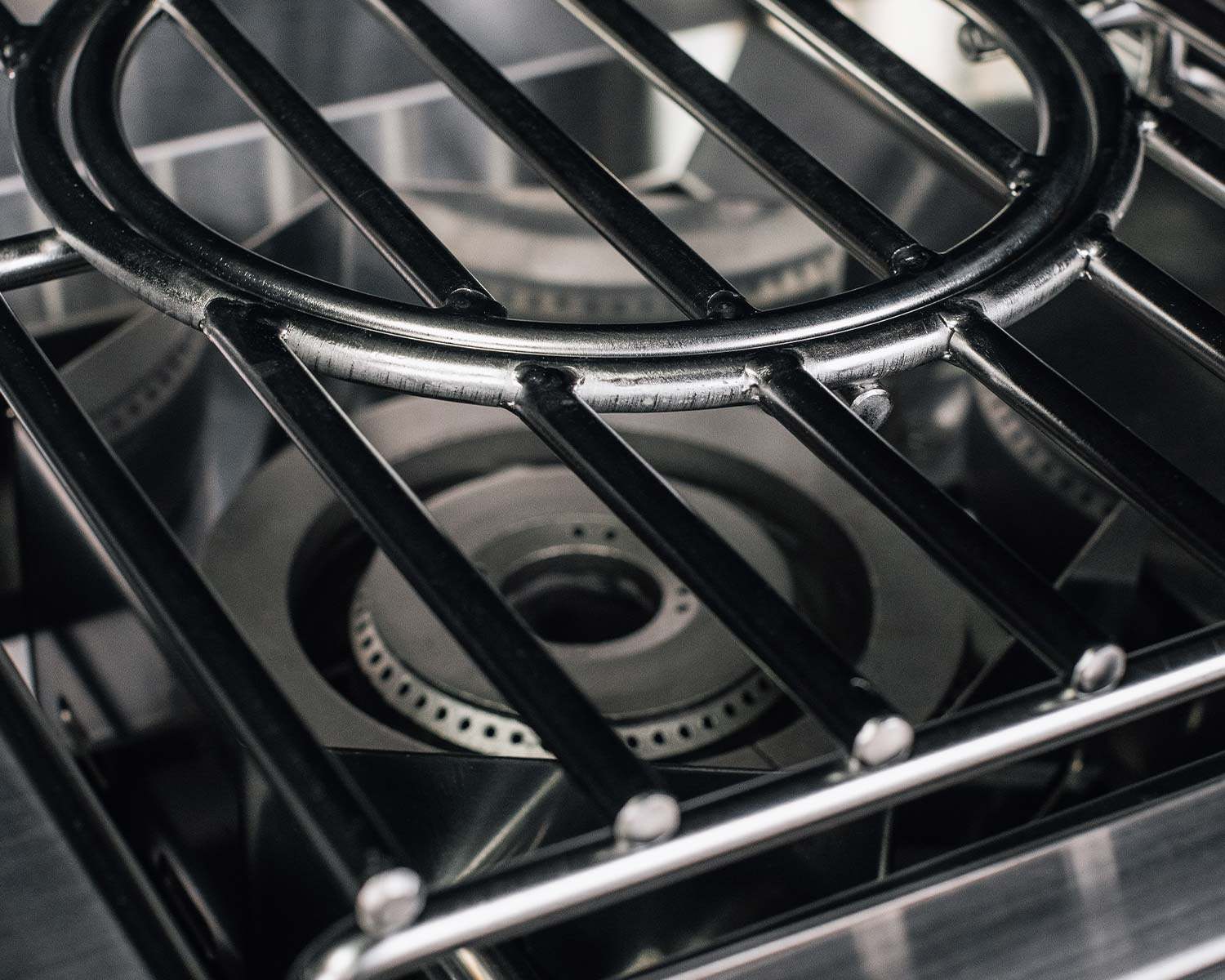 High-Performance True Flame Power Burner with LED Illumination