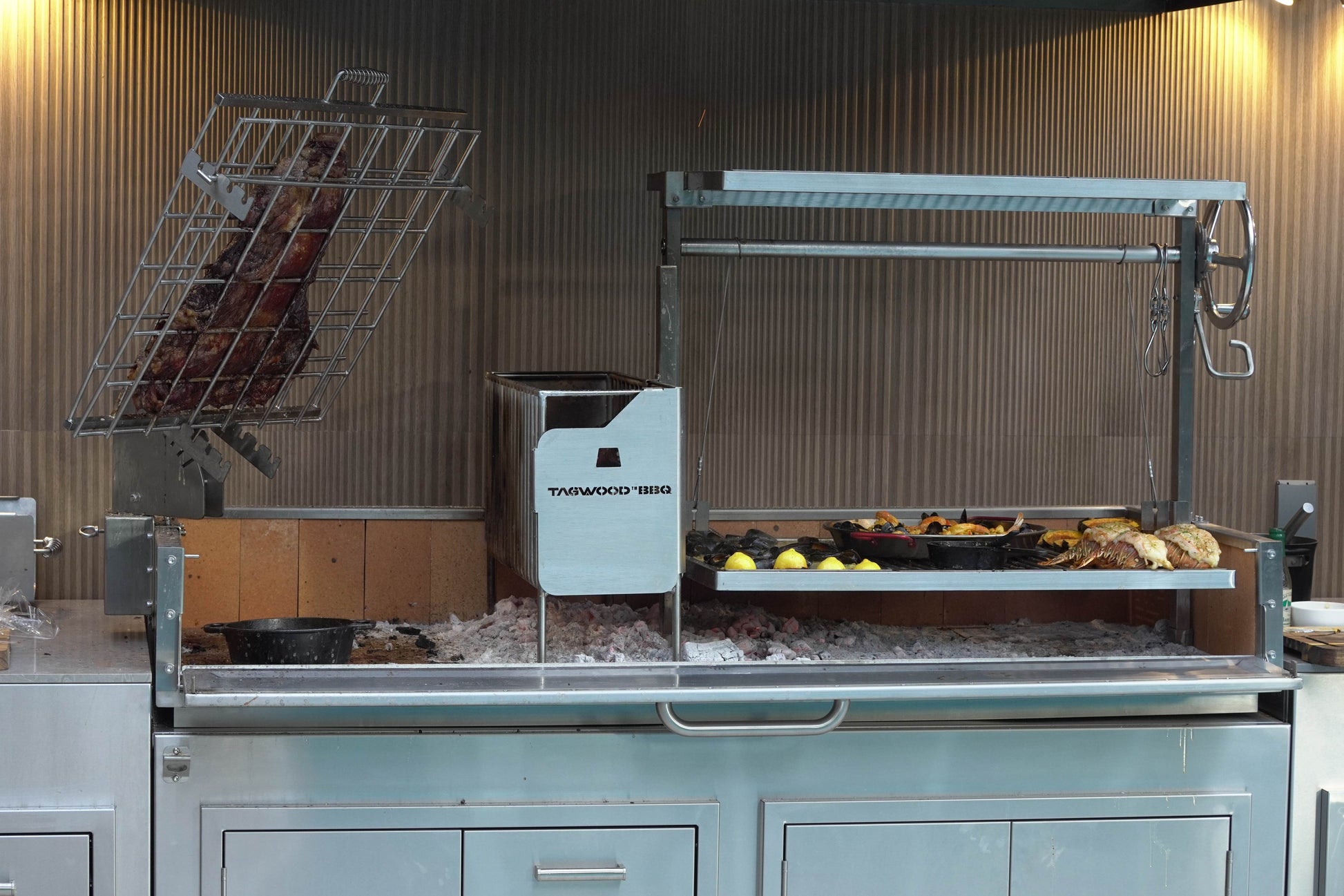 Tagwood Fully Assembled BBQ Argentine Santa Maria Wood Fire & Charcoal Grill - BBQ28SSF