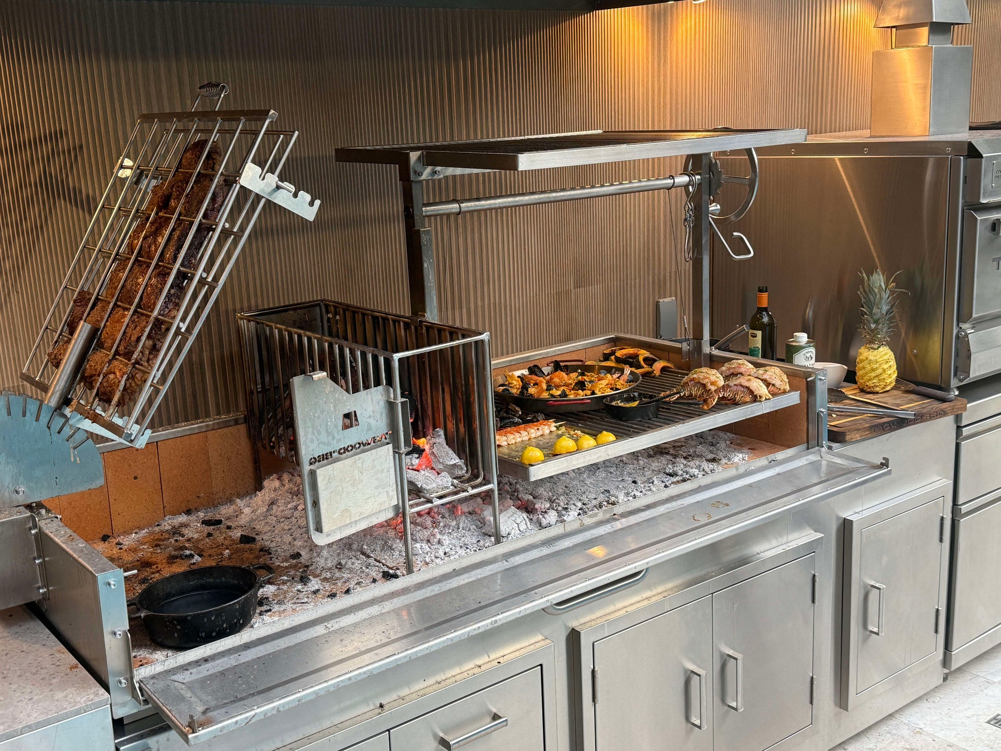 Tagwood Fully Assembled BBQ Argentine Santa Maria Wood Fire & Charcoal Grill - BBQ28SSF