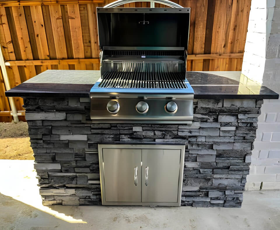 5-feet Outdoor Kitchen Island with Blaze LBM 25" Gas Grill and Double Access Door with Soft Close