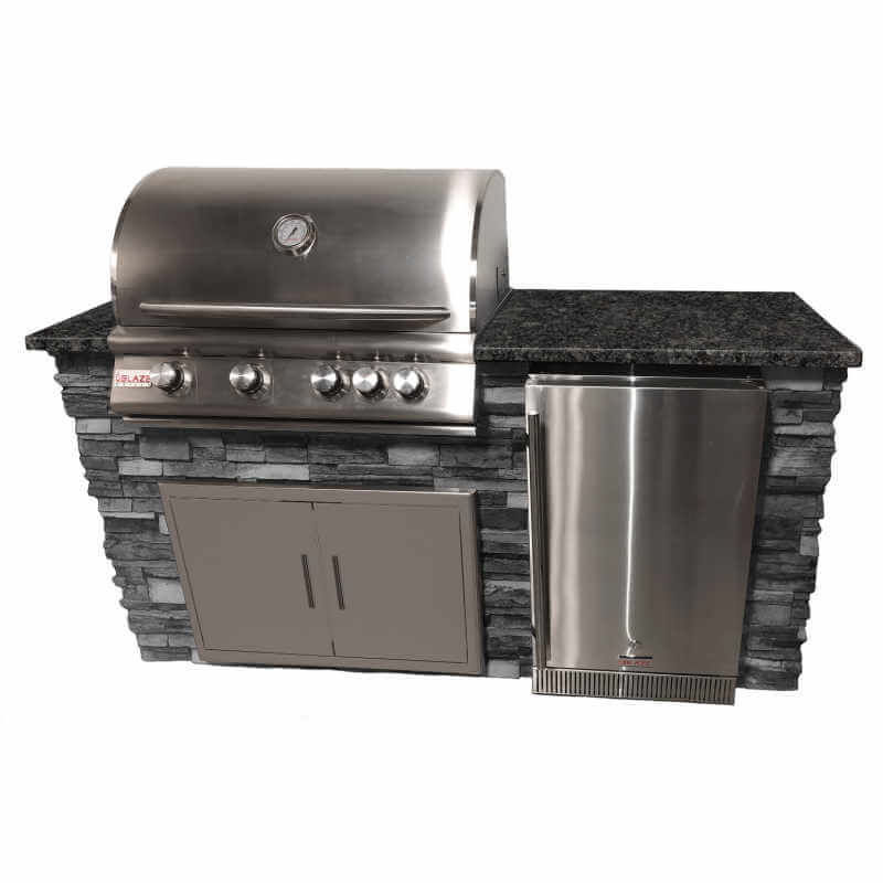 Isla de cocina exterior de 1.8 m con parrilla a gas Blaze Premium LTE de 81 cm, puertas dobles de 81 cm y refrigerador de 61 cm 