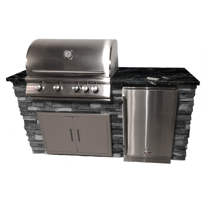 Isla de cocina exterior de 1.8 m con parrilla a gas Blaze Premium LTE de 81 cm, puertas dobles de 81 cm y refrigerador de 61 cm 