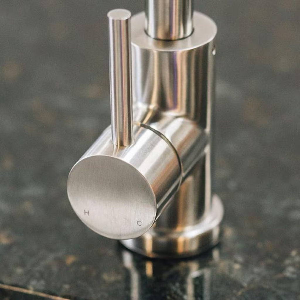 19 X 15 Stainless Steel Undermount Sink W/ Single Handle Hot/Cold Goose Neck Faucet
