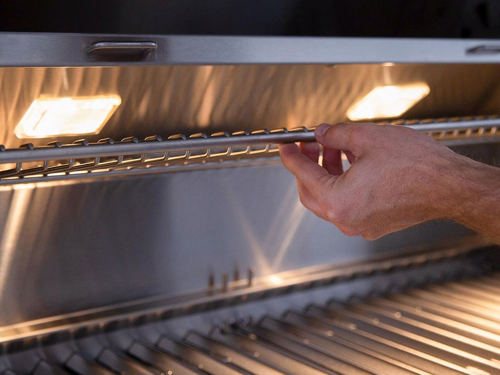 Parrilla híbrida American Made Grills Muscle de 36 pulgadas (leña, carbón y gas) con quemador infrarrojo y kit de asador. 