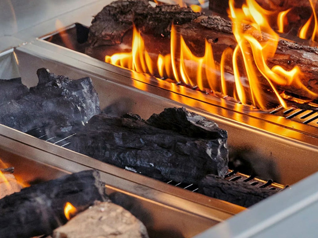 Parrilla híbrida American Made Grills Muscle de 36 pulgadas (leña, carbón y gas) con quemador infrarrojo y kit de asador. 