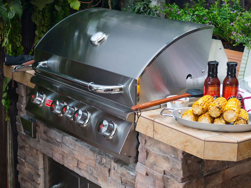 Bull Angus 30-Inch 4-Burner Built-In Gas Grill With Rear Infrared Burner & Rotisserie Kit