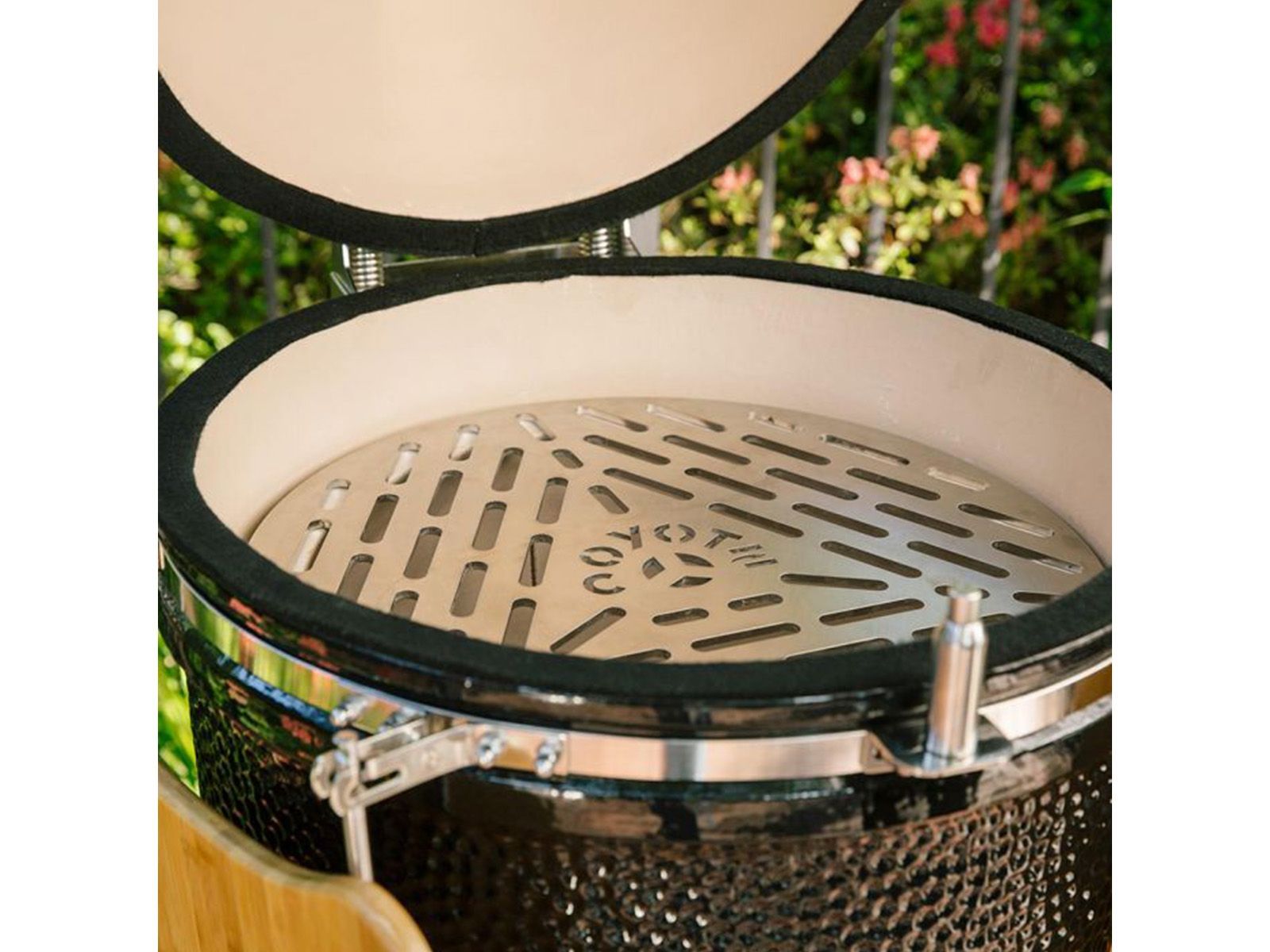 coyote asado ceramic smoker