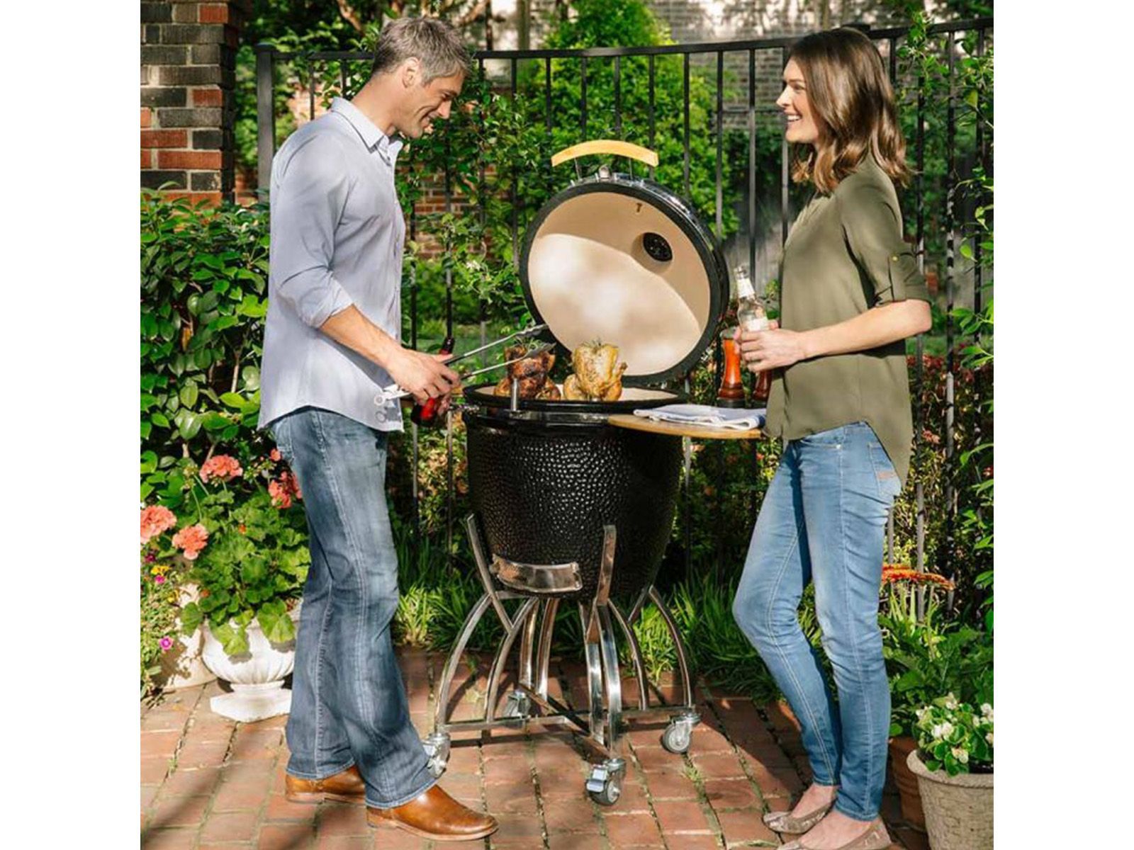 coyote asado stand with side shelves