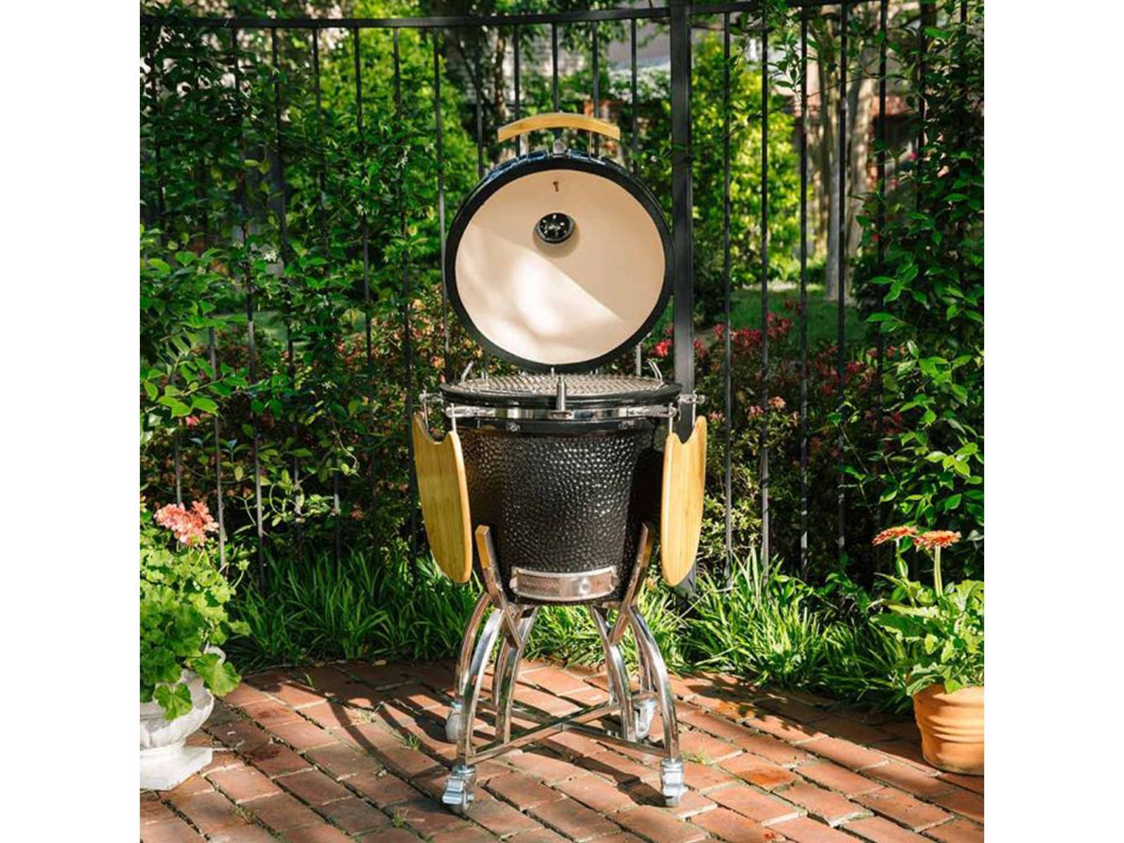 Ahumador de cerámica Coyote Asado en carrito con estantes laterales 