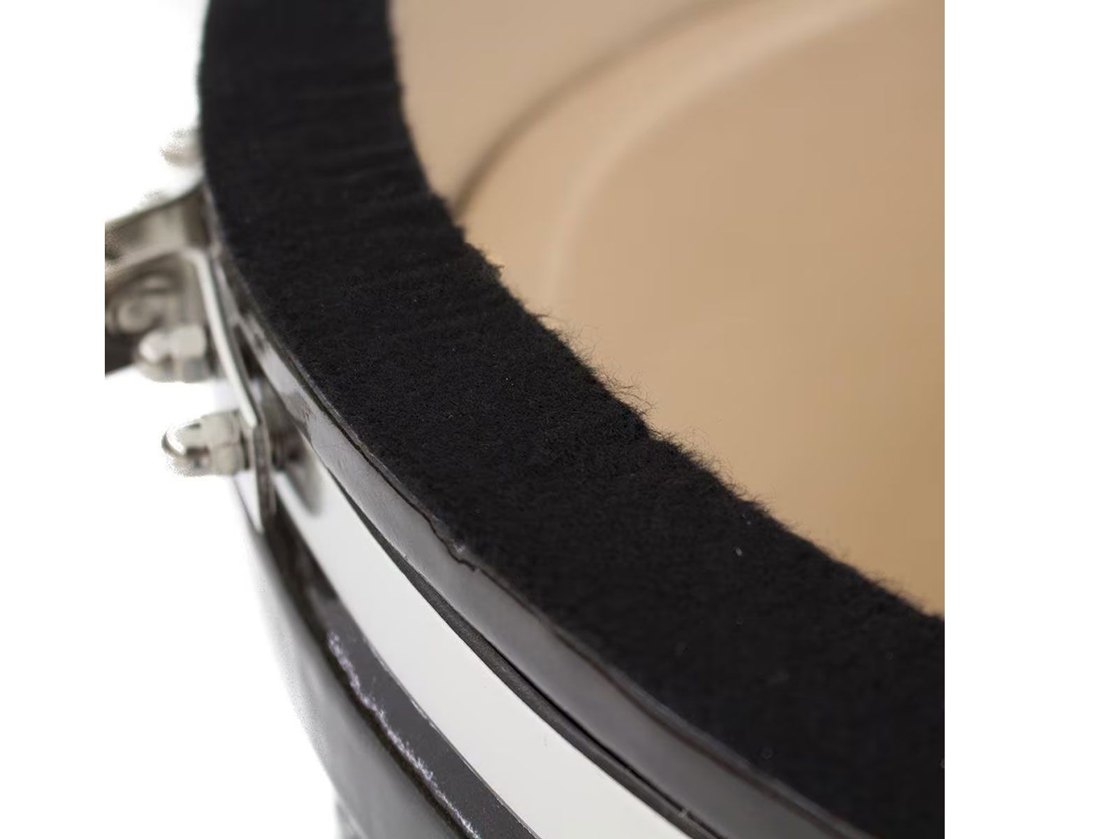 Ahumador de cerámica Coyote Asado en carrito con estantes laterales 