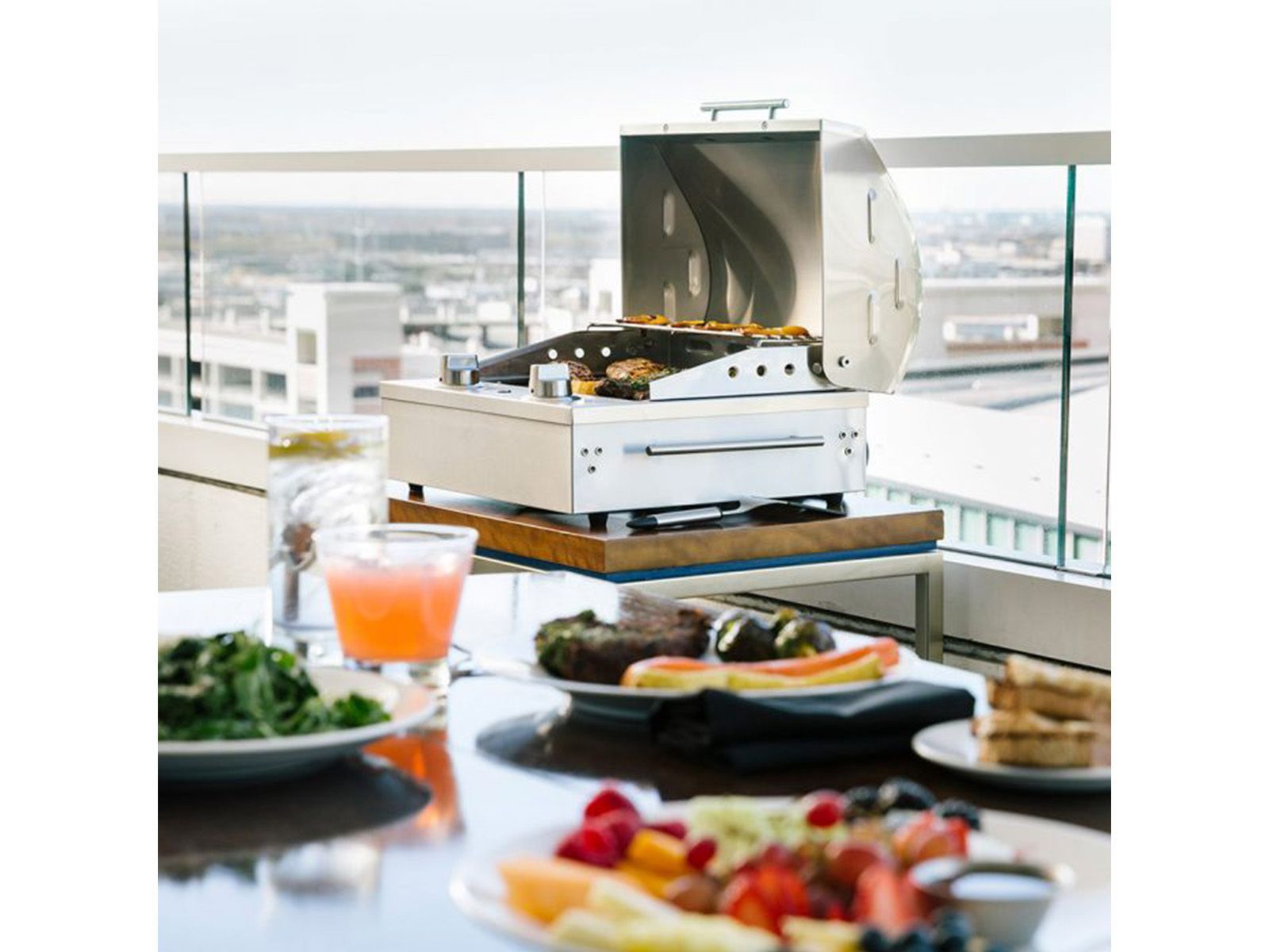 coyote 18-inch portable 1300 watt electric grill