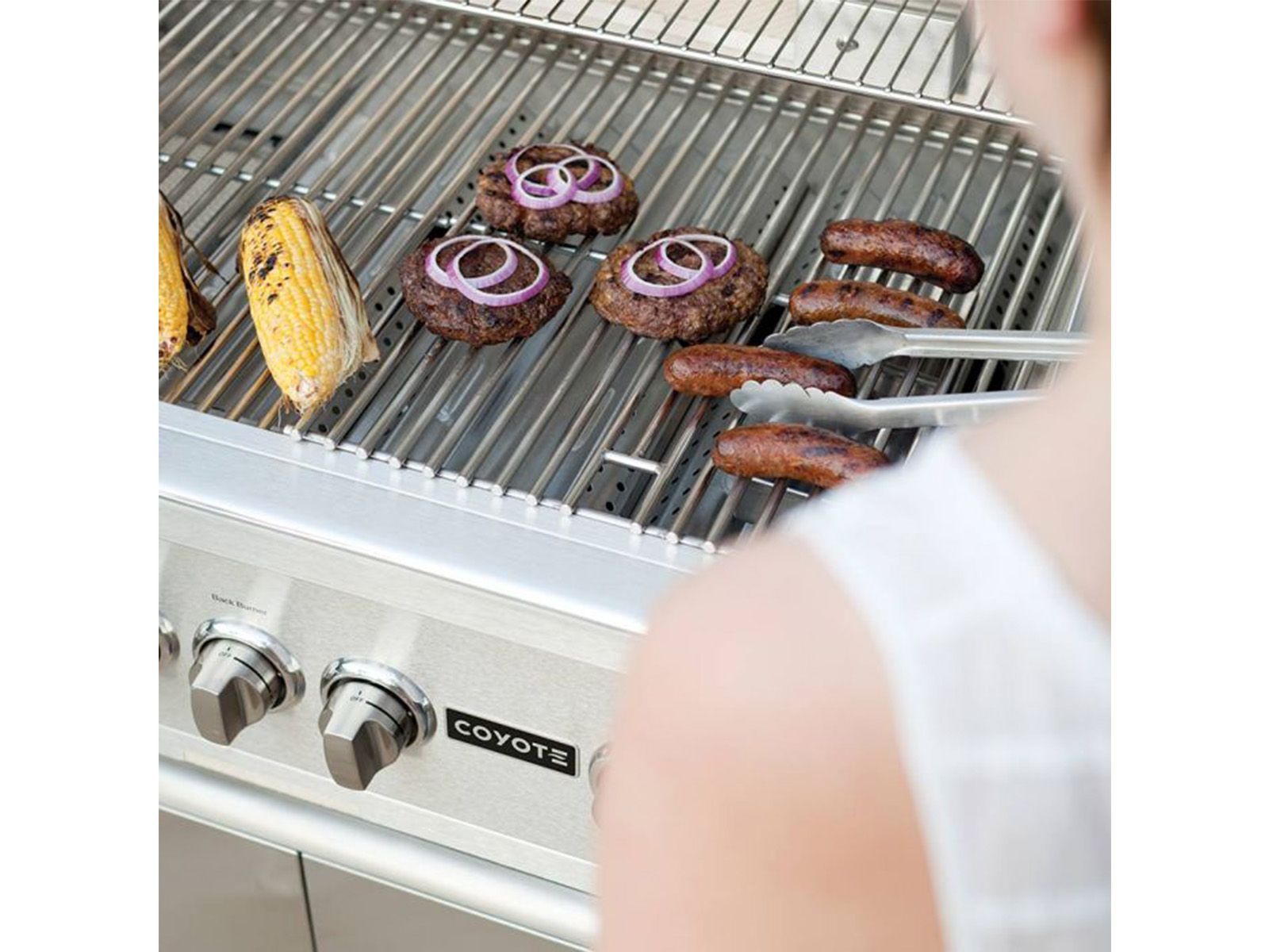 Parrilla a gas empotrada Coyote serie S de 30 pulgadas y 3 quemadores con quemador infrarrojo RapidSear y asador. 