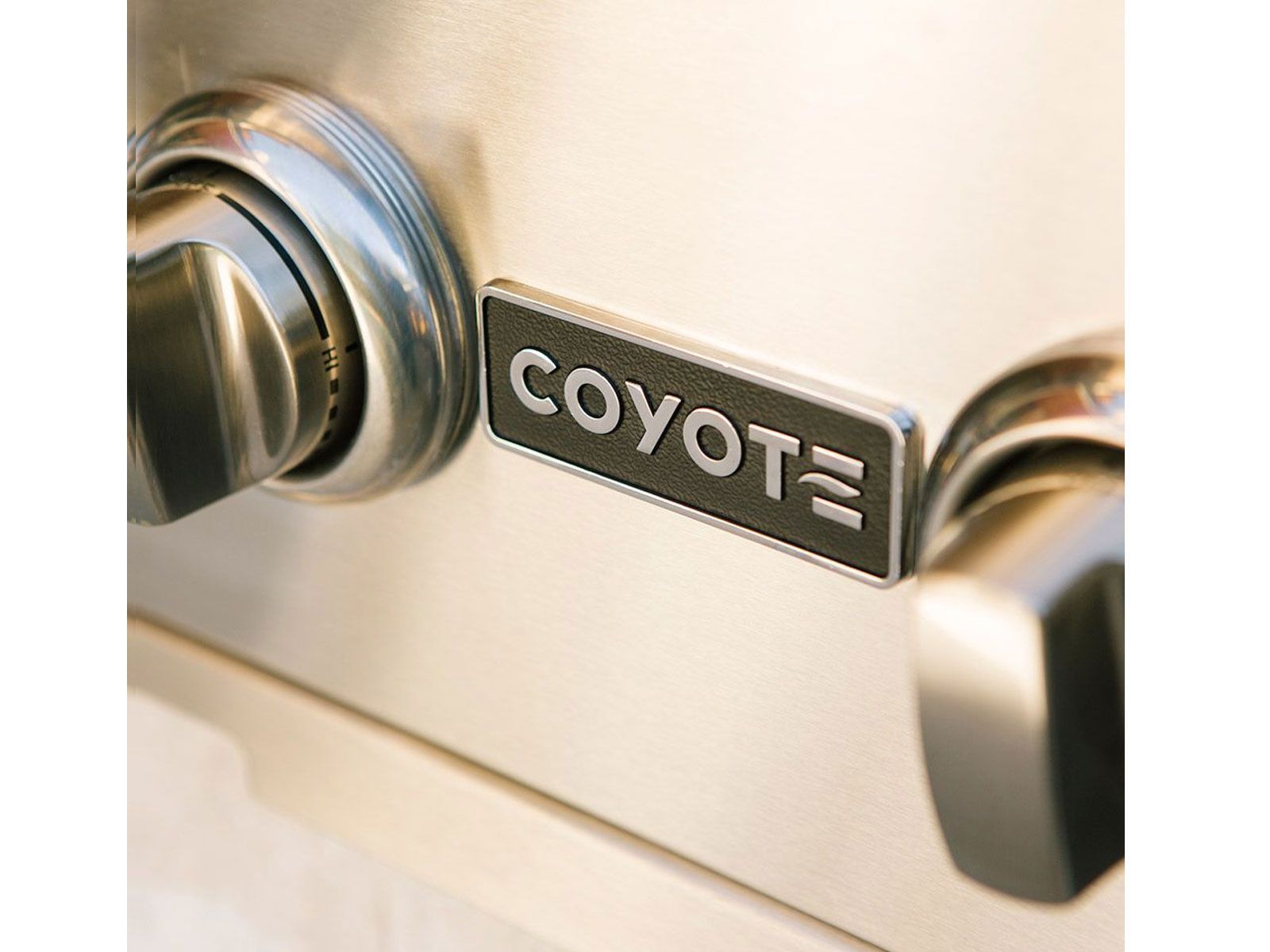 Parrilla a gas empotrada Coyote serie S de 30 pulgadas y 3 quemadores con quemador infrarrojo RapidSear y asador. 