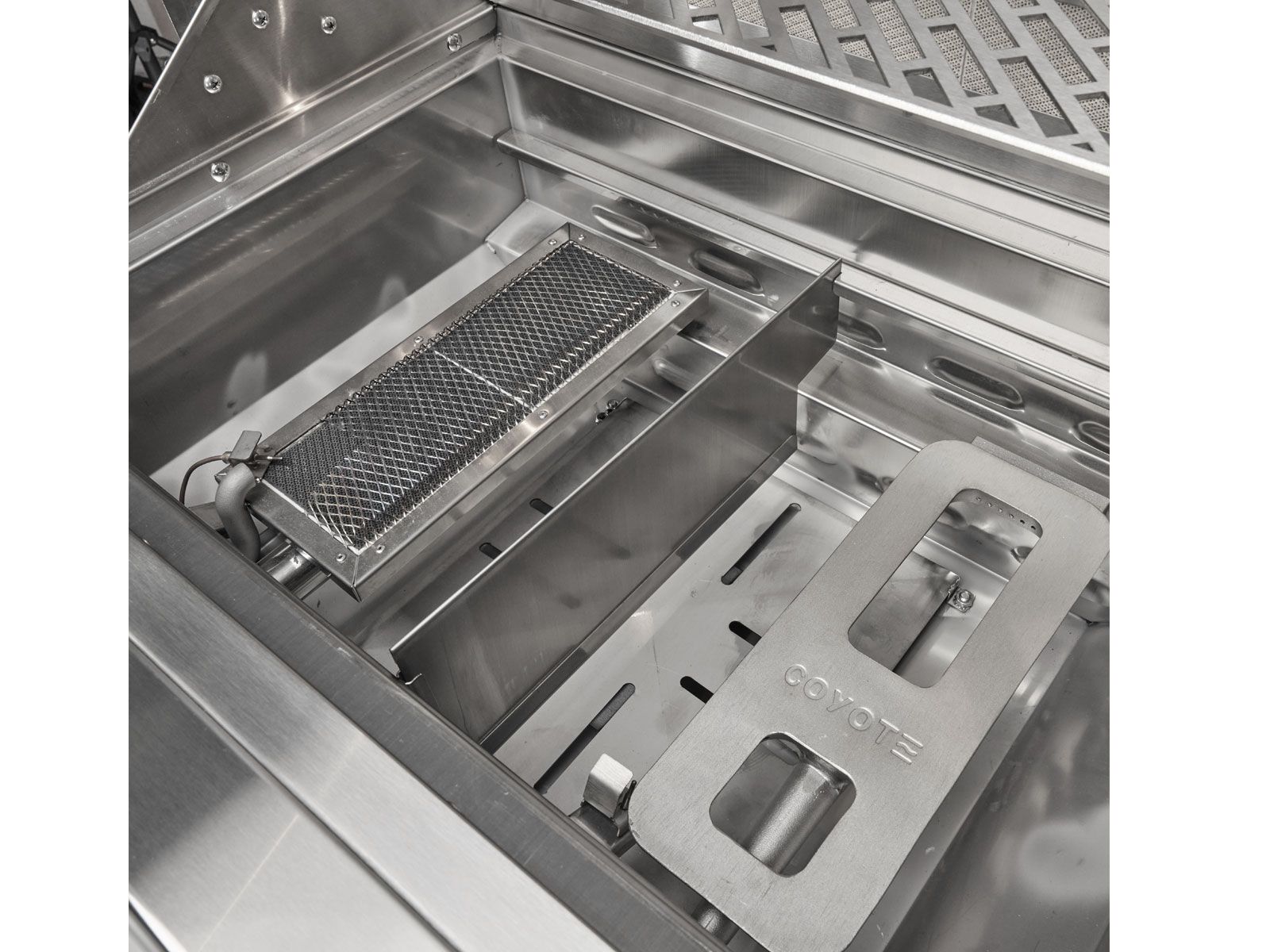 Parrilla de gas independiente Coyote CL-Series de 36 pulgadas y 4 quemadores en carrito 