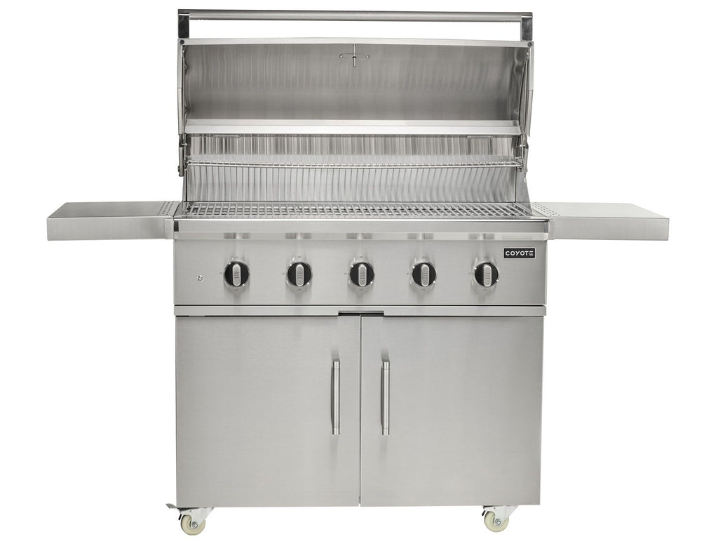 coyote cl-series 42-inch 5-burner freestanding gas grill on cart