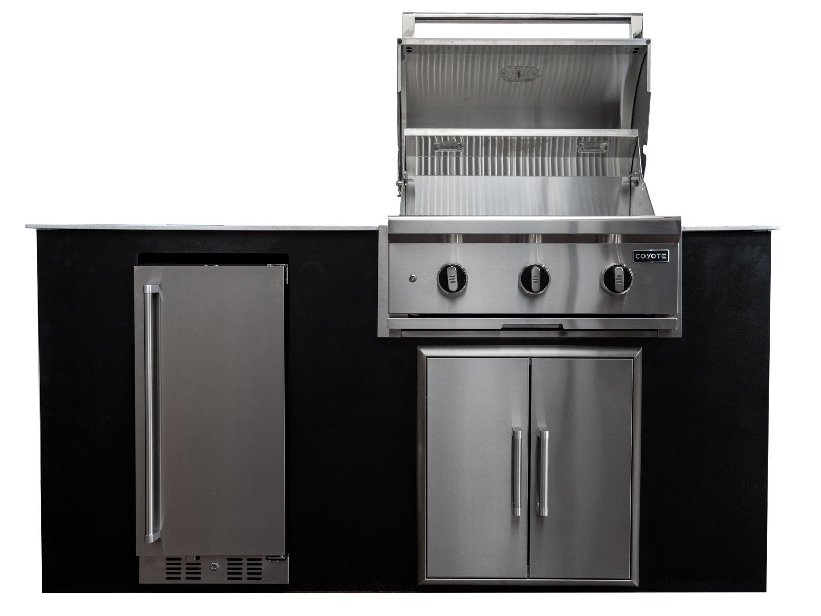 Haven 6-ft outdoor kitchen island with c-series 30-inch 3-burner built-in gas grill, refrigerator & double access doors