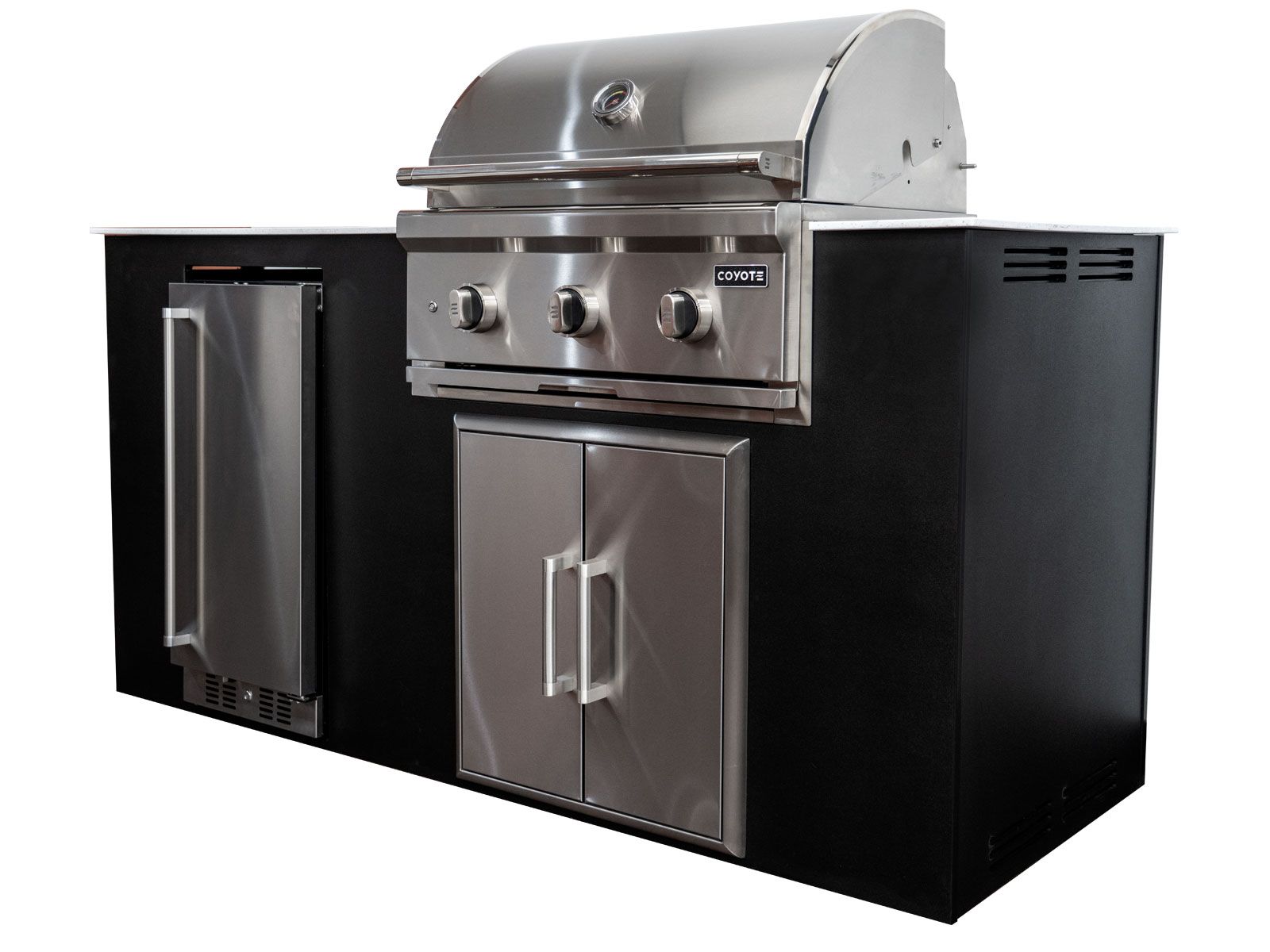 Haven 6-ft outdoor kitchen island with c-series 30-inch 3-burner built-in gas grill, refrigerator & double access doors