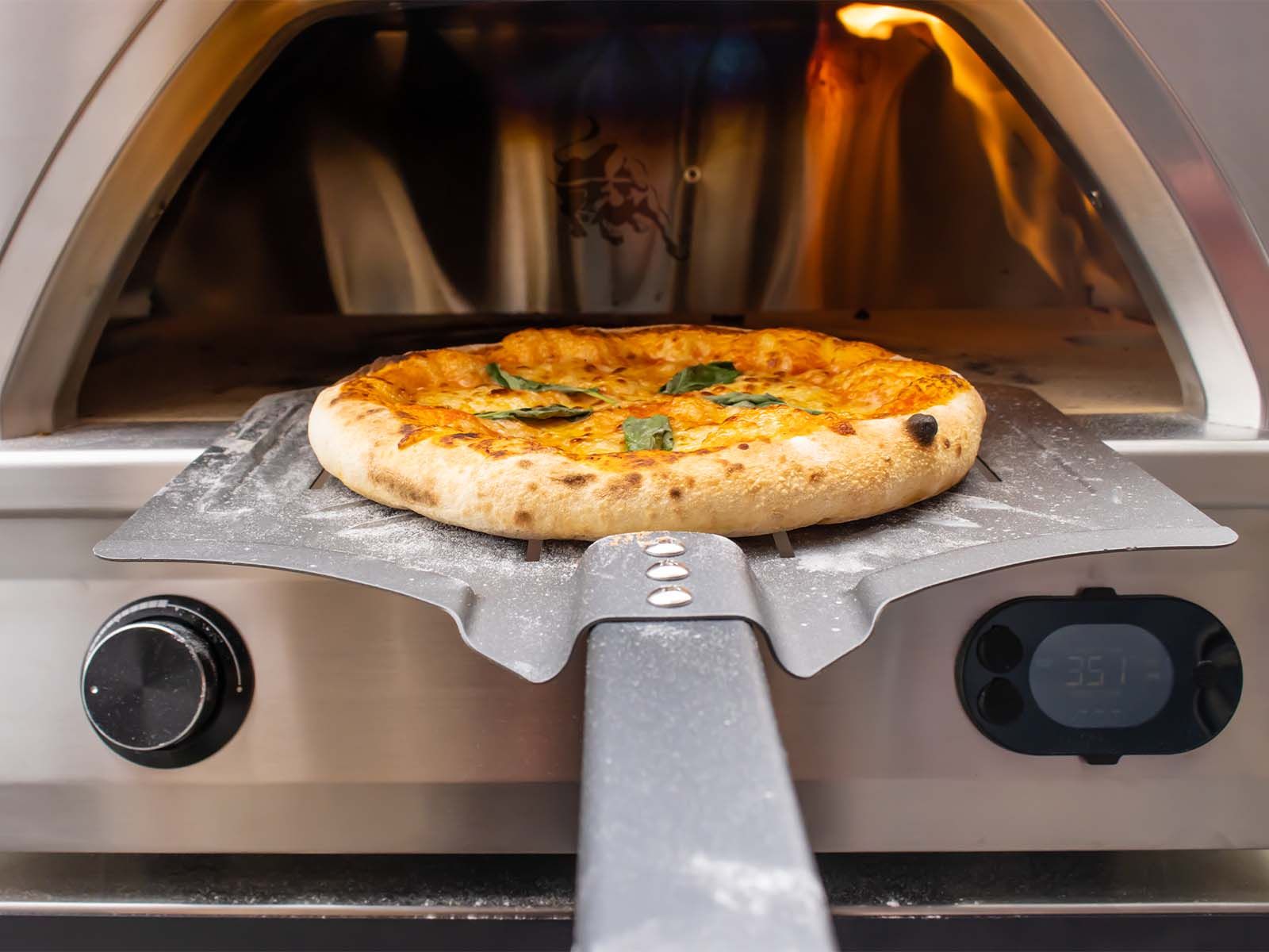 Bull Dual Fuel Countertop Pizza Oven (69564/69550)