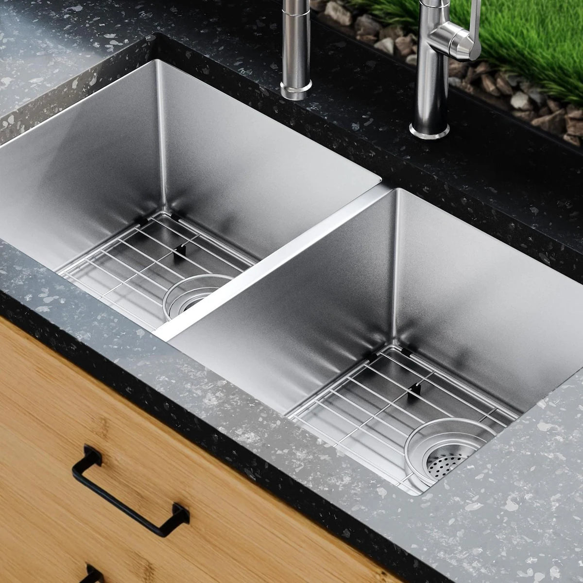 Undermount Stainless Steel 33-Inch Double Bowl Sink W/Grids and Strainers