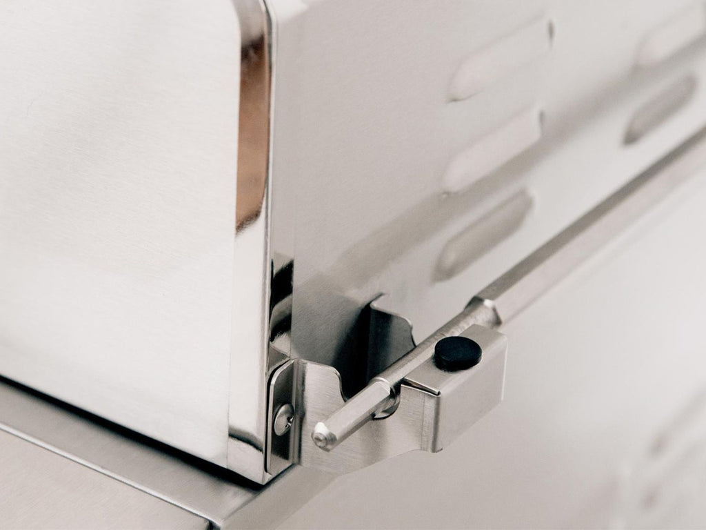 Parrilla híbrida de madera, carbón y gas Encore de 36 pulgadas, fabricada en Estados Unidos, con quemador infrarrojo y kit de asador. 